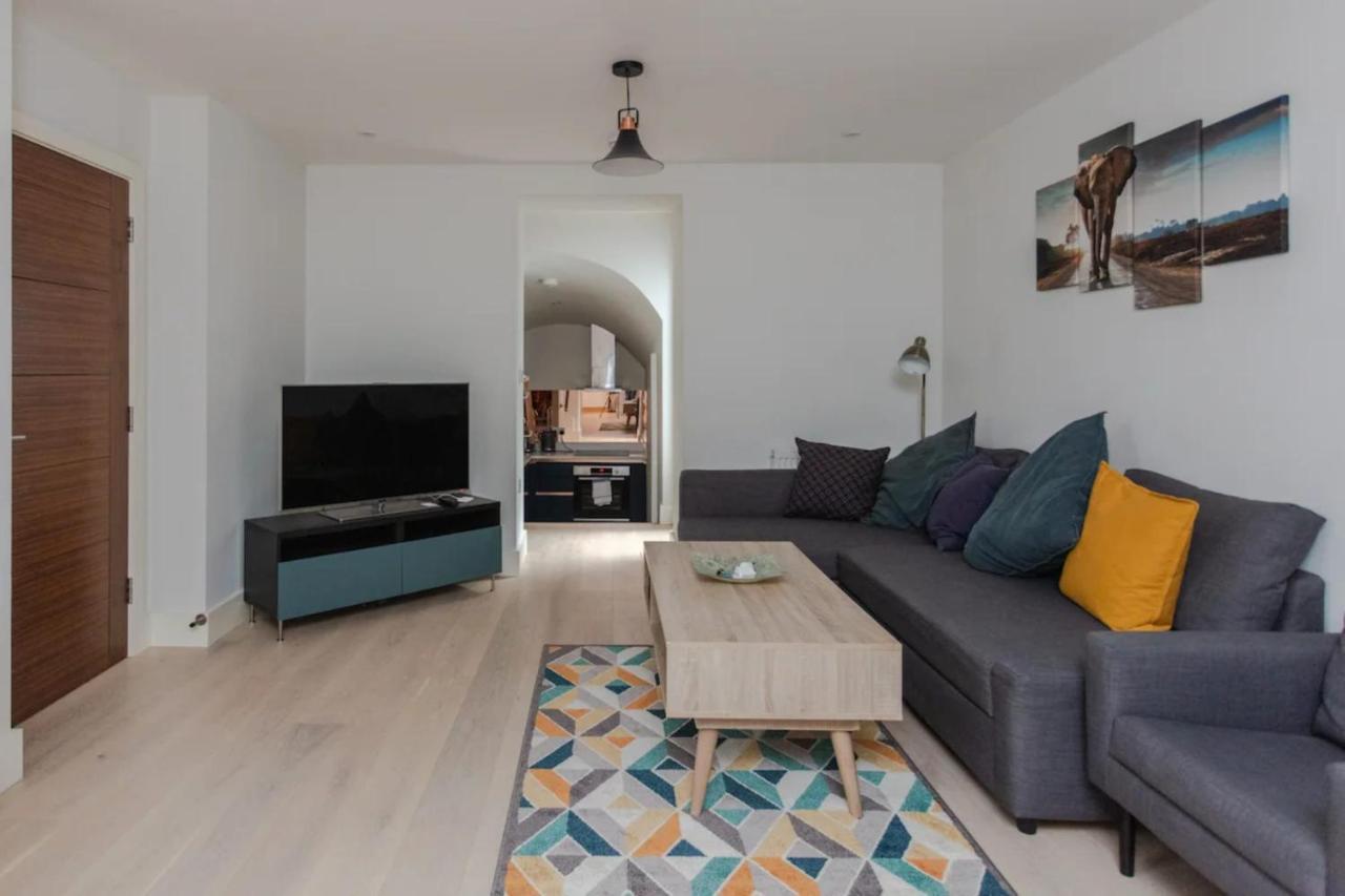 Spacious And Modern Apartment In Pimlico London Eksteriør bilde
